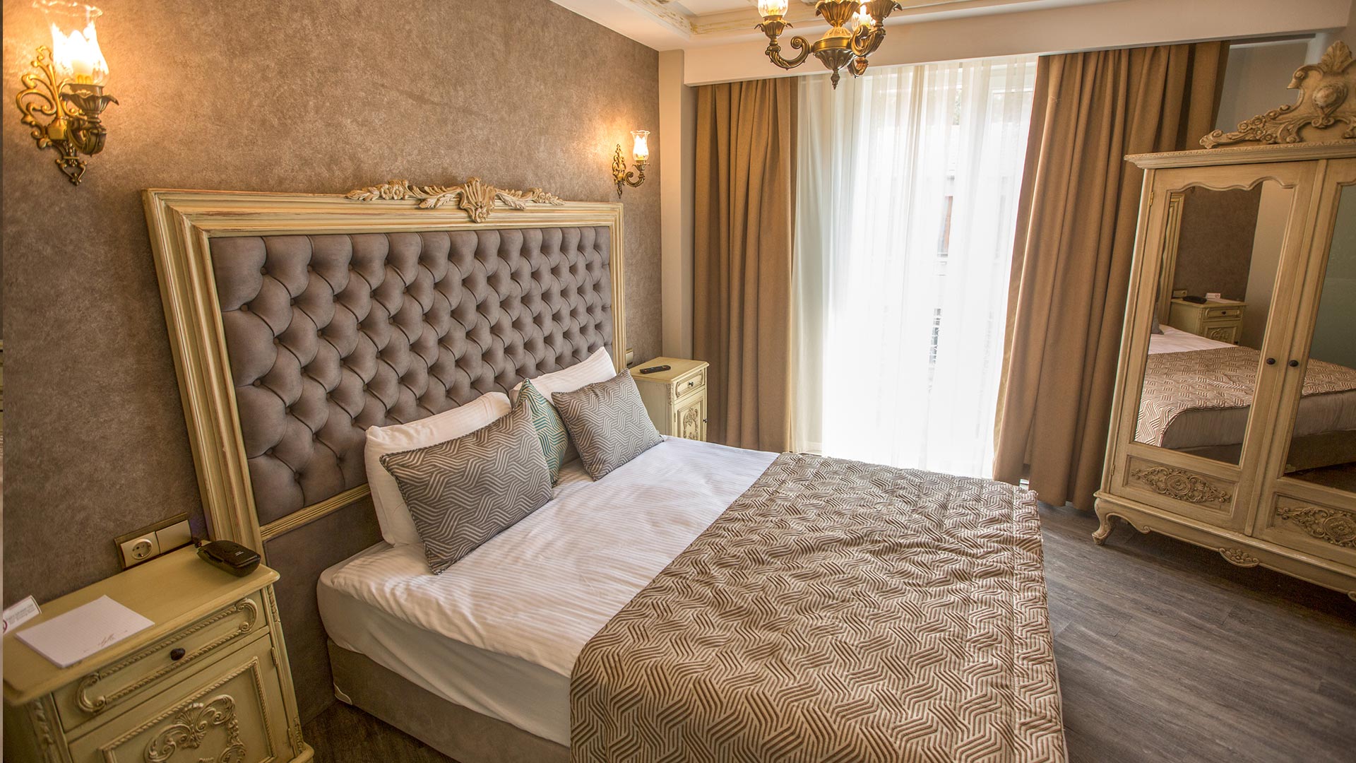 single-room-bed-idylle-hotel